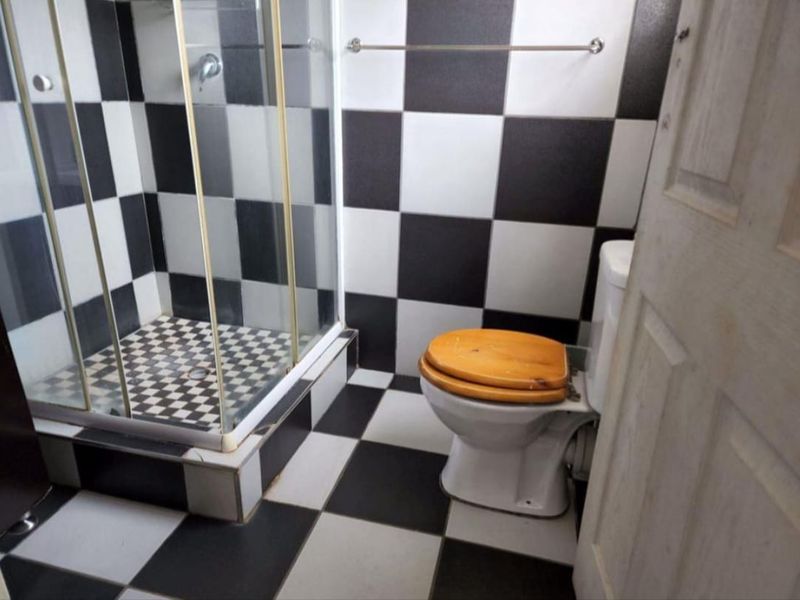 3-Bedroom Semi-Detached Duplex for Sale — Great Value & Convenient Location! - Photo 7