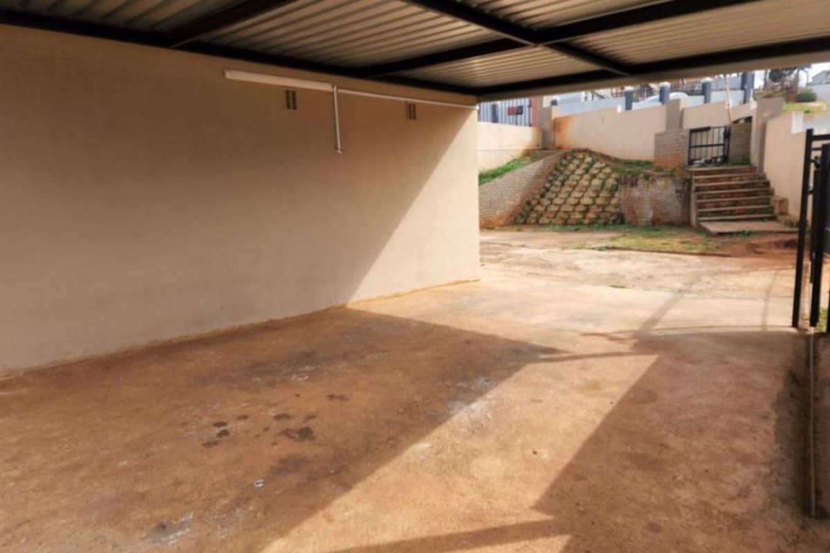 3-Bedroom Semi-Detached Duplex for Sale — Great Value & Convenient Location! - Photo 4