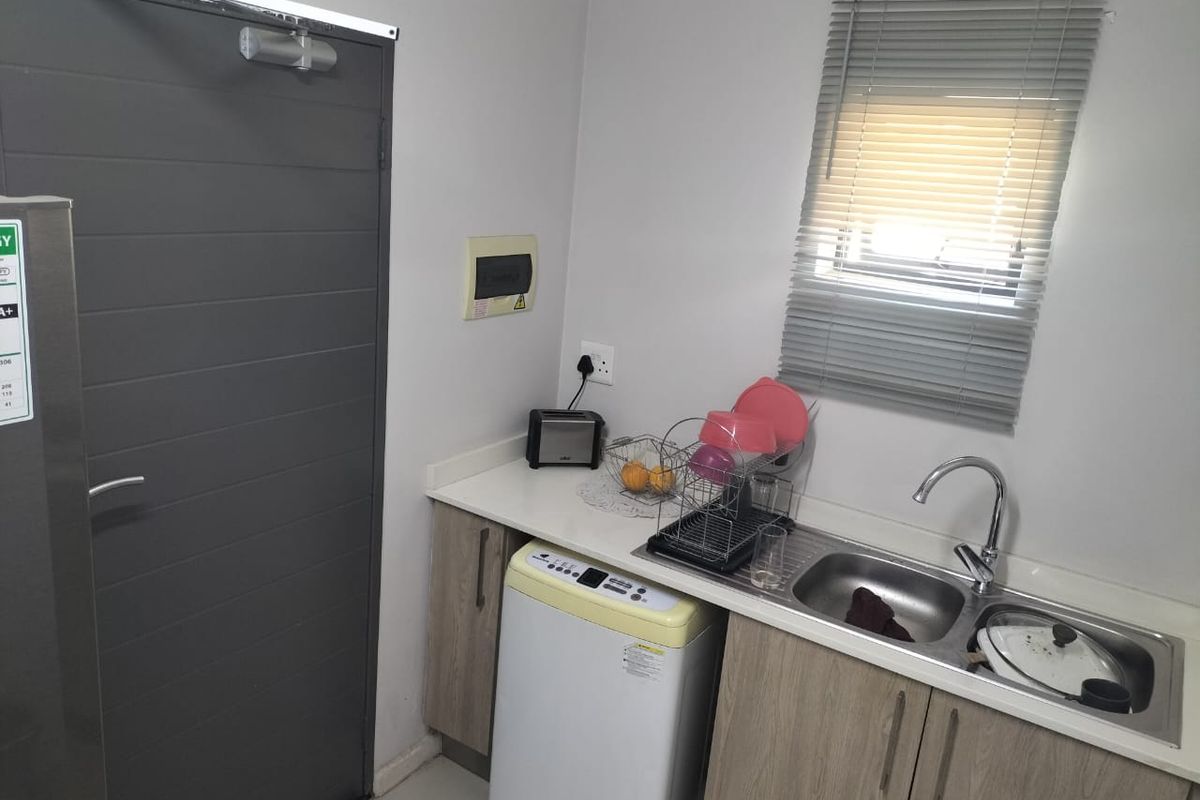 2 Bedroom 2 Bathroom Apartment for Sale - Photo 4