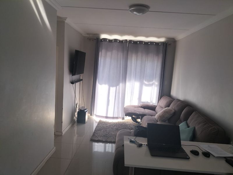 2 Bedroom 2 Bathroom Apartment for Sale - Photo 2