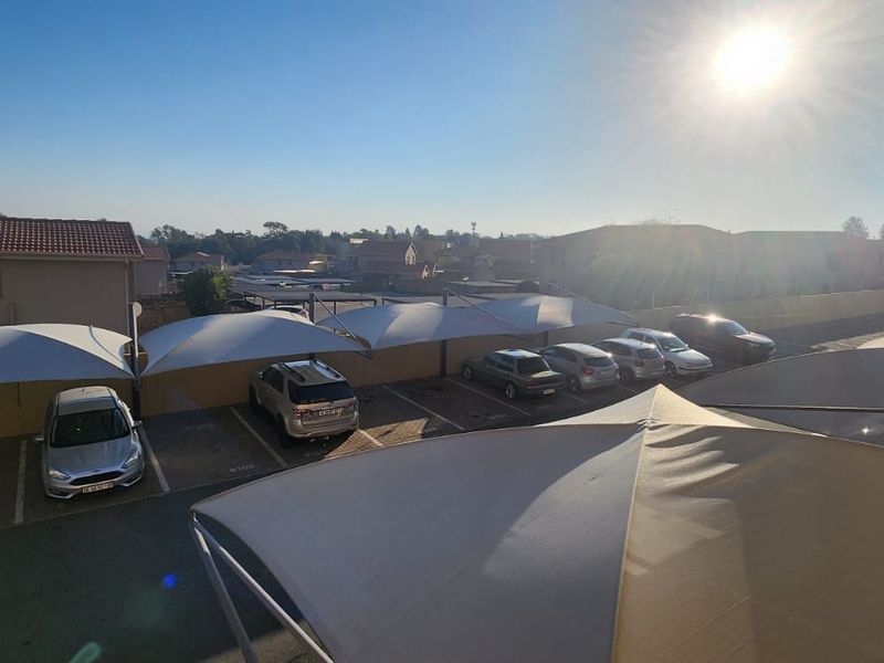 LOOKING FOR RENTAL IN MIDRAND? LOOK NO FURTHER........... - Photo 6