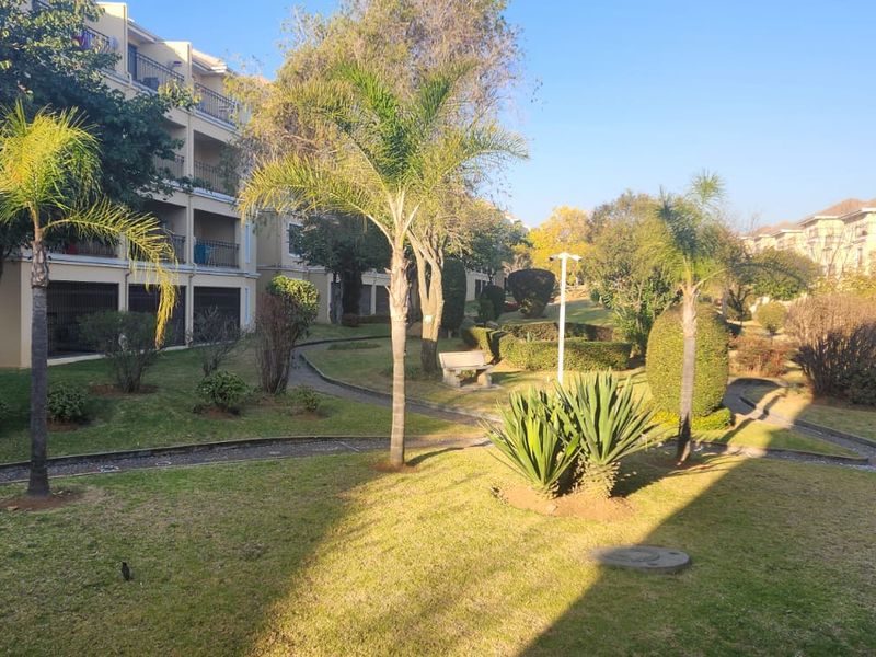 LOOKING FOR RENTAL IN MIDRAND? LOOK NO FURTHER........... - Photo 3