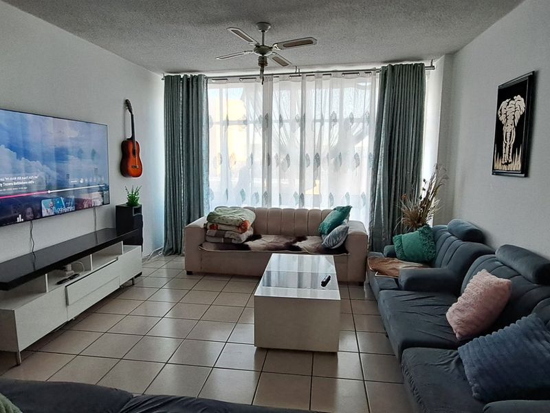 An excellent apartment for investors or first-time buyers - Photo 2