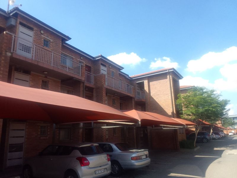 This unit boasts a prime location in Edenvale - Photo 8