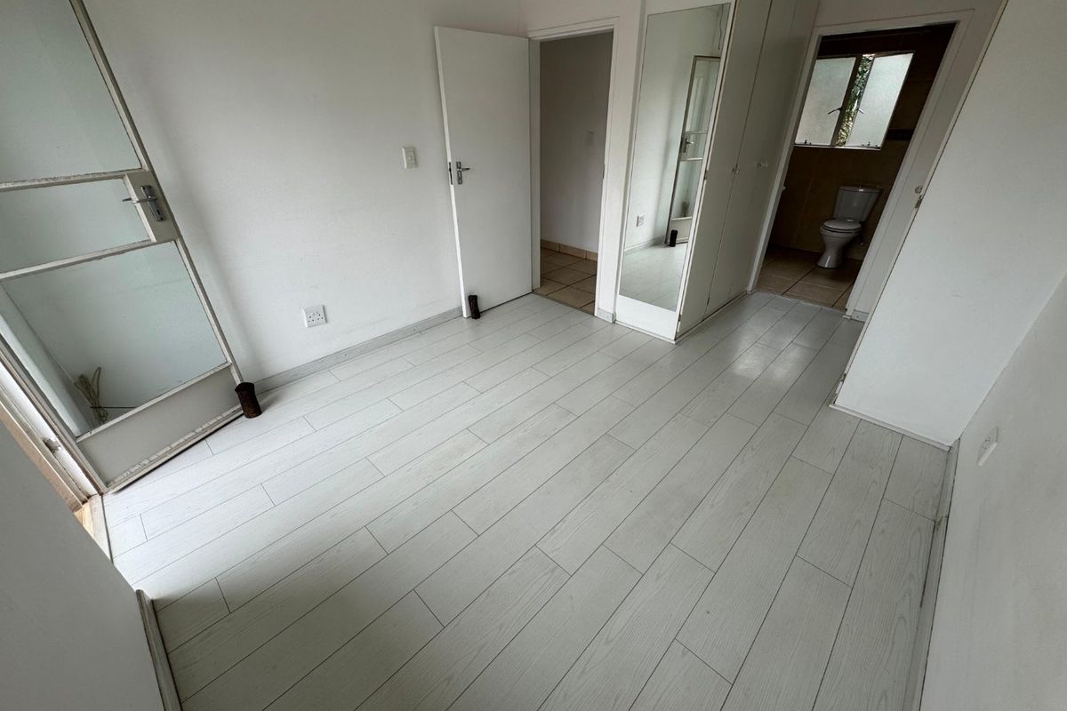 UNBELIEVABLE GLEN MARAIS GEM! - Photo 5