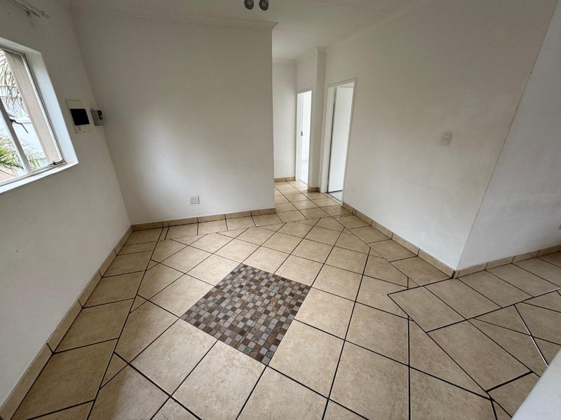 UNBELIEVABLE GLEN MARAIS GEM! - Photo 3