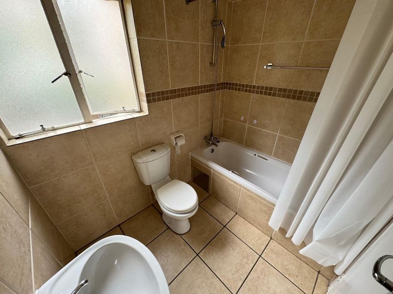 UNBELIEVABLE GLEN MARAIS GEM! - Photo 9