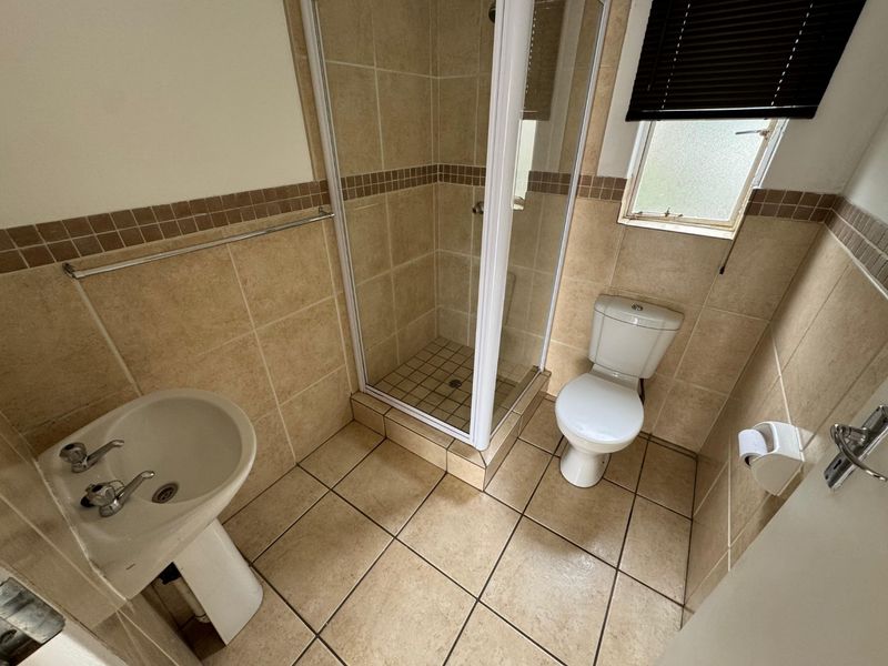 UNBELIEVABLE GLEN MARAIS GEM! - Photo 8