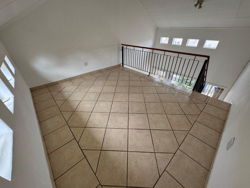 UNBELIEVABLE GLEN MARAIS GEM! - Photo 7