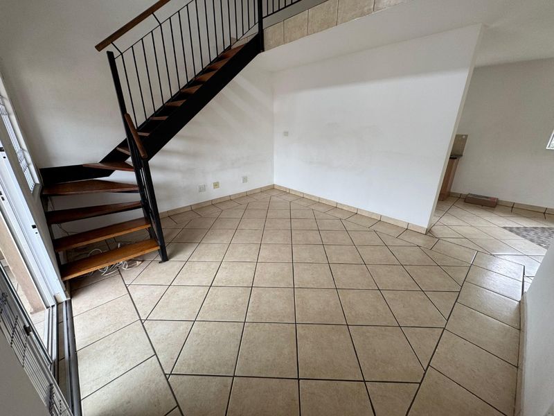 UNBELIEVABLE GLEN MARAIS GEM! - Photo 2