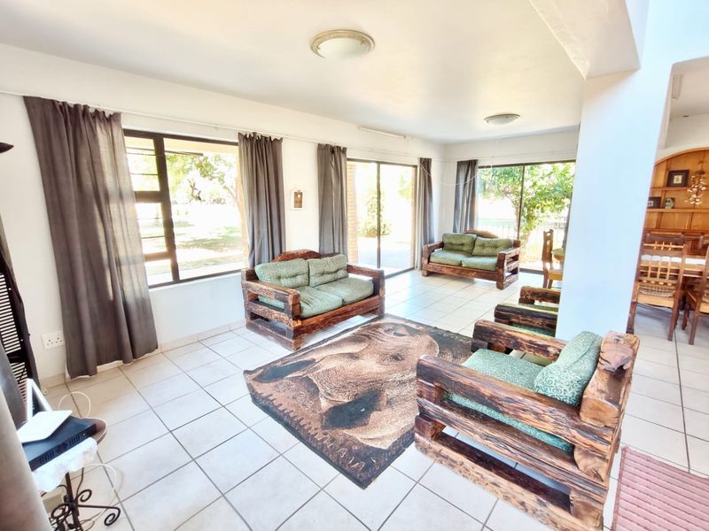 Modern Double-Story Family Home with Private Access to the Vaal Dam - Photo 10