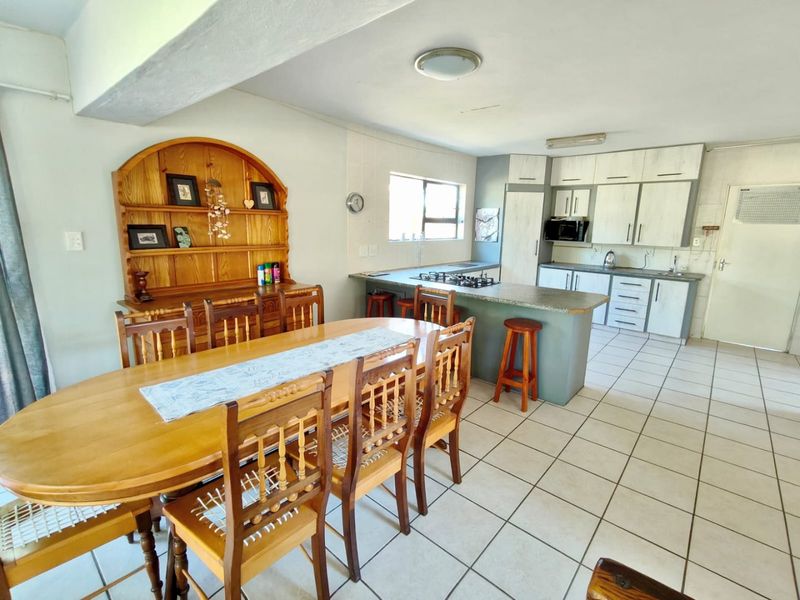 Modern Double-Story Family Home with Private Access to the Vaal Dam - Photo 7