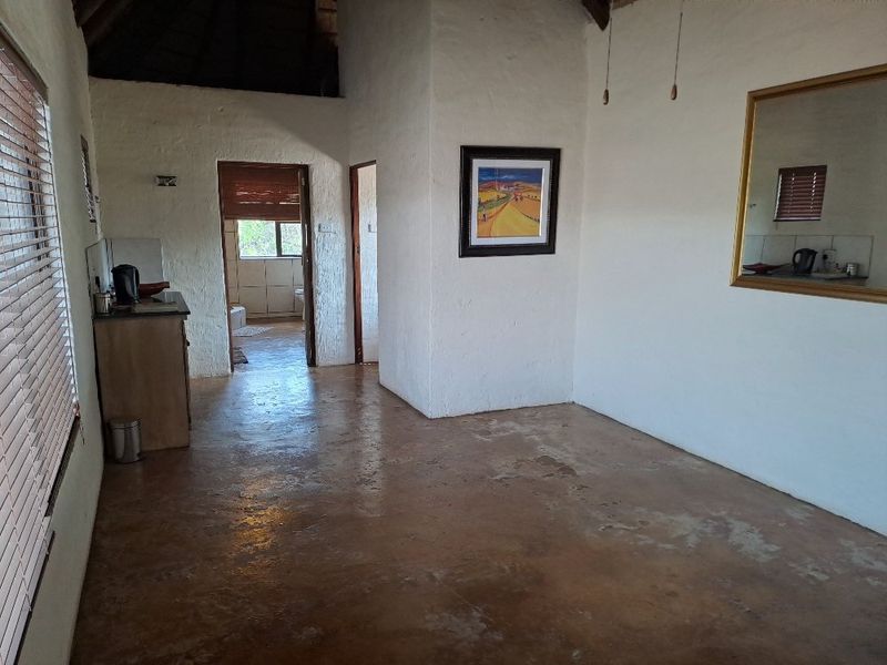 Immaculate family home on 2 hectares bushveld oasis  - Photo 10