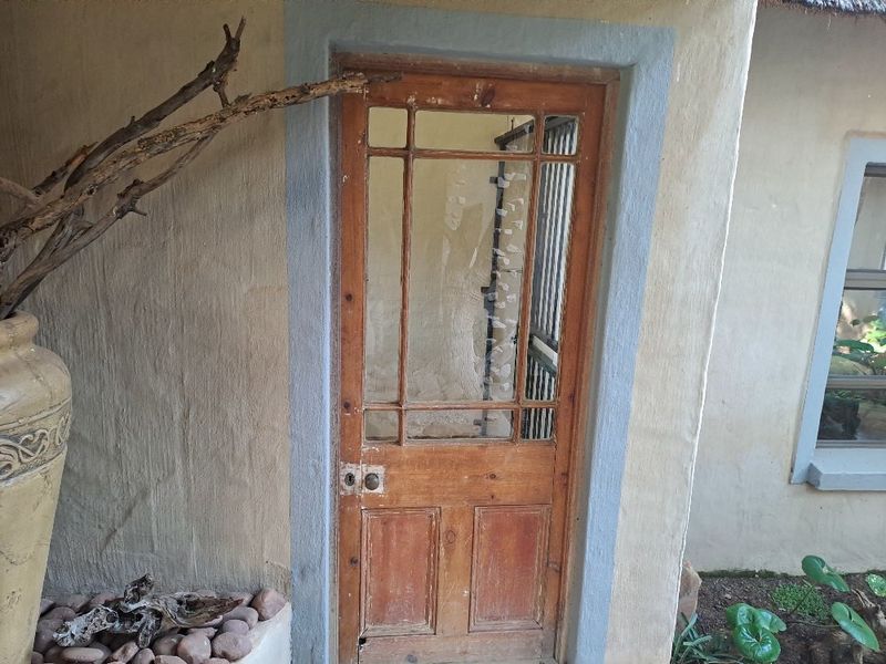 Immaculate family home on 2 hectares bushveld oasis  - Photo 6