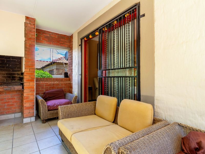 3 Bedroom Duplex going for a Steal in a Stunning Complex in Sundowner - Photo 6