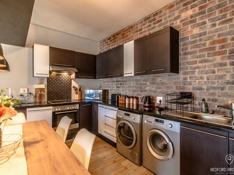 2 Bedroom Apartment for Rent At Bedford - Photo 10