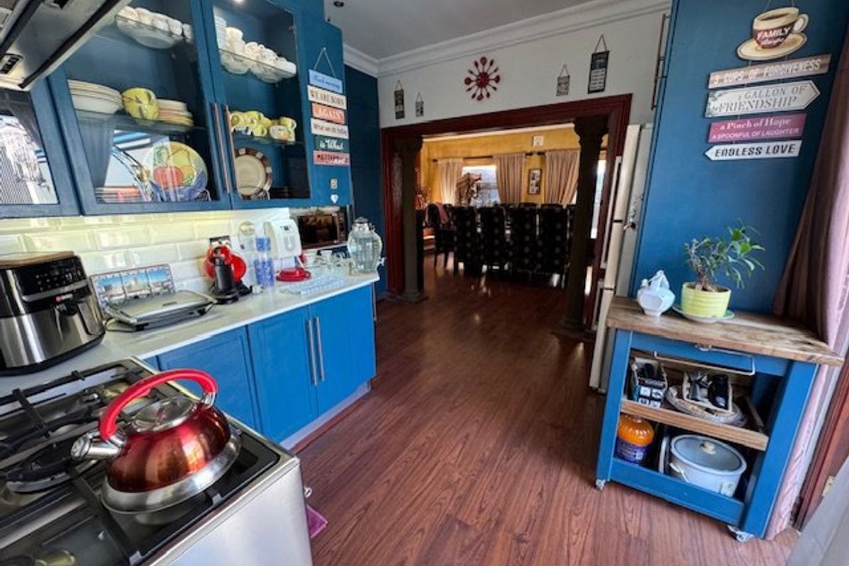 Elegant Home with Exceptional Living Spaces - Photo 2