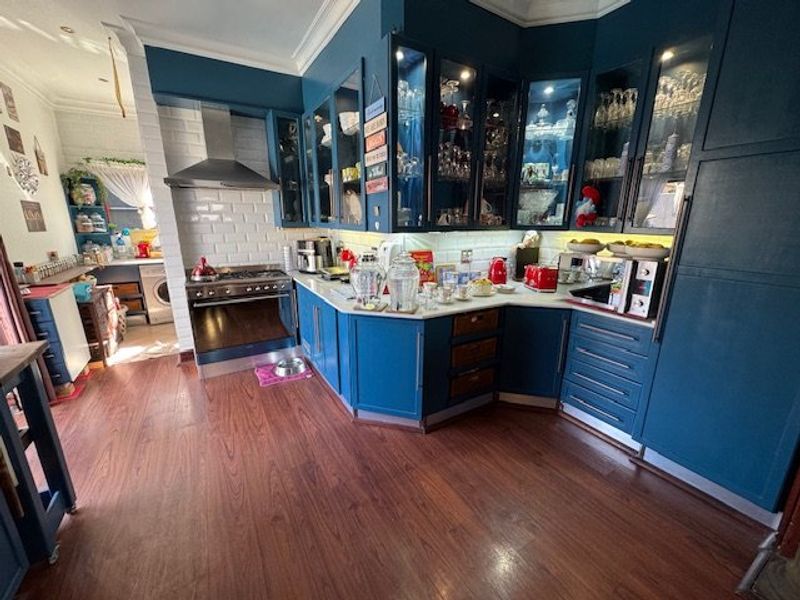 Elegant Home with Exceptional Living Spaces - Photo 3