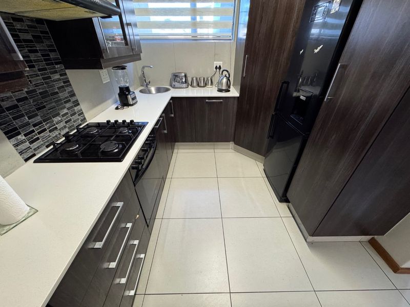 Charming Family Home with Spacious Living - Photo 3