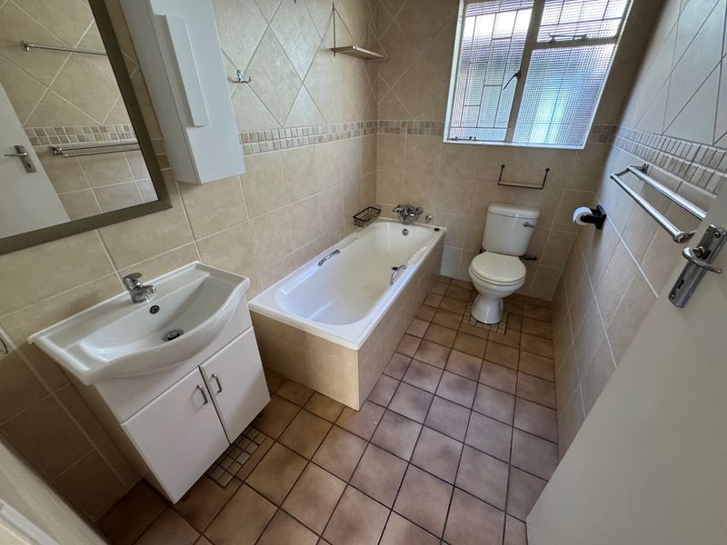 Neat and Practical Family Home - Photo 8