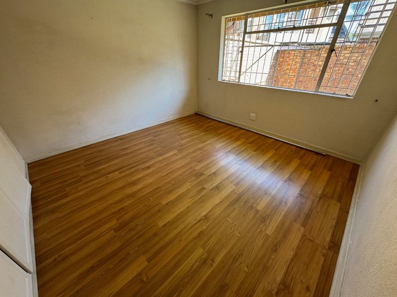 Neat and Practical Family Home - Photo 9