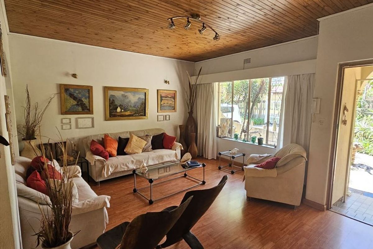 Spacious and Versatile Family Home - Photo 2