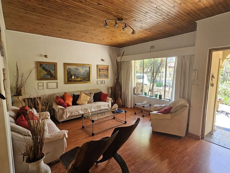 Spacious and Versatile Family Home - Photo 2