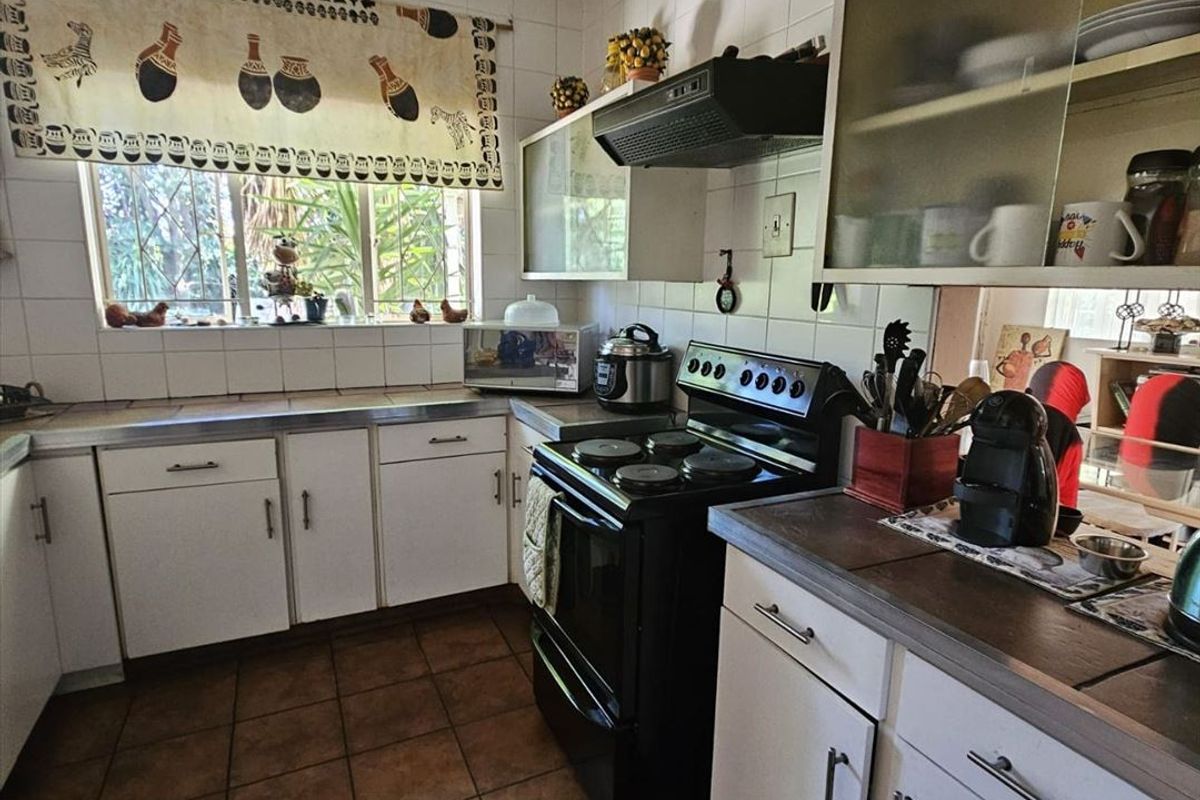Spacious and Versatile Family Home - Photo 3