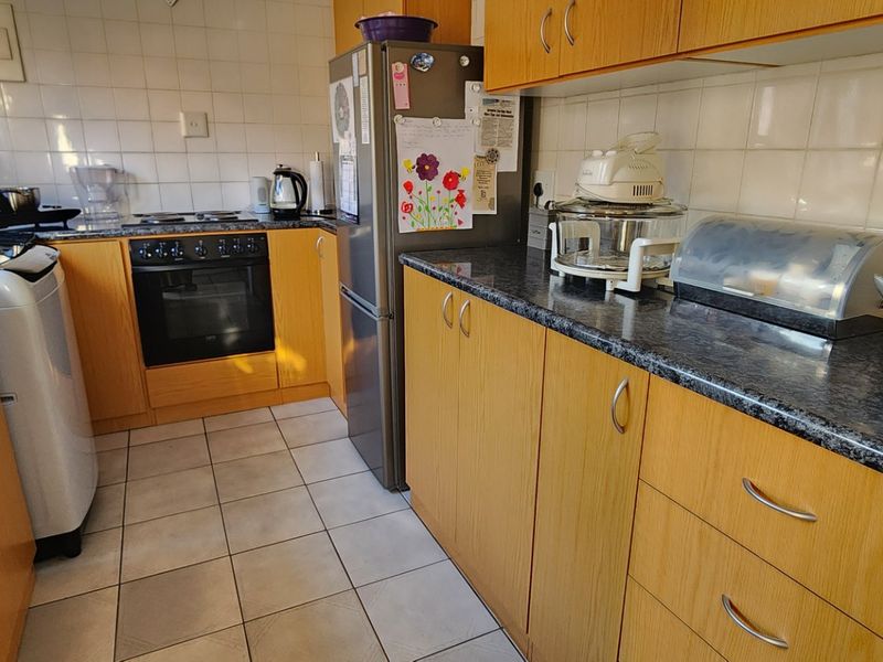 Modern 3-Bedroom Duplex for Sale in Eldoraigne - Photo 5