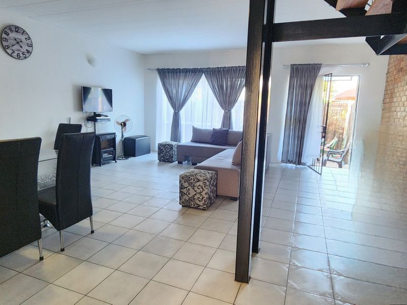 Modern 3-Bedroom Duplex for Sale in Eldoraigne - Photo 2