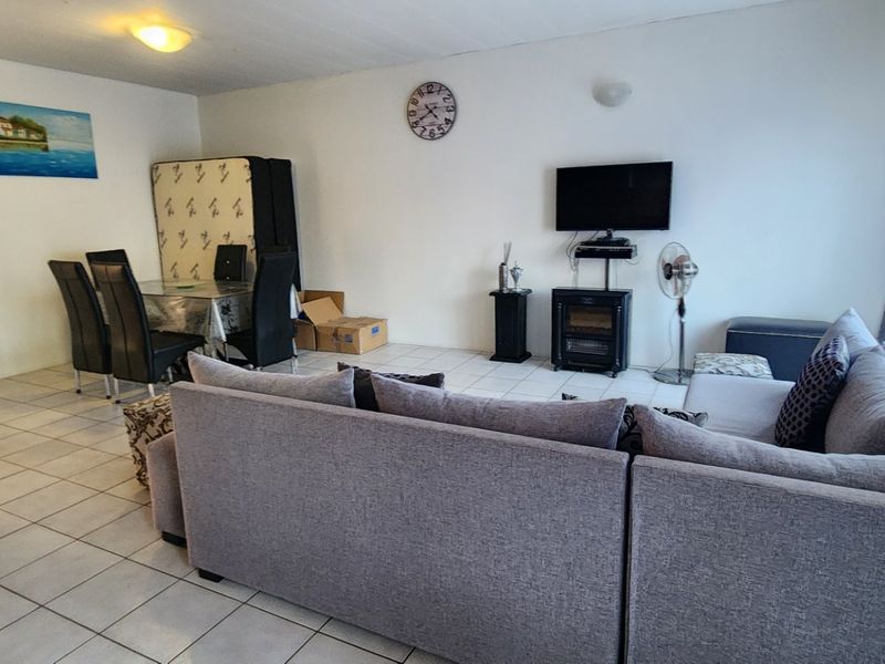 Modern 3-Bedroom Duplex for Sale in Eldoraigne - Photo 3