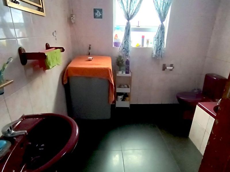 4 Bedroom Home in Belhar - Photo 9