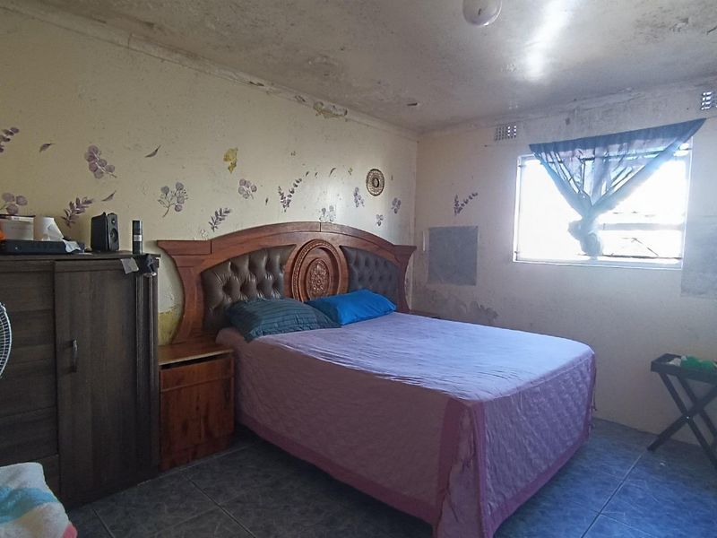 4 Bedroom Home in Belhar - Photo 8