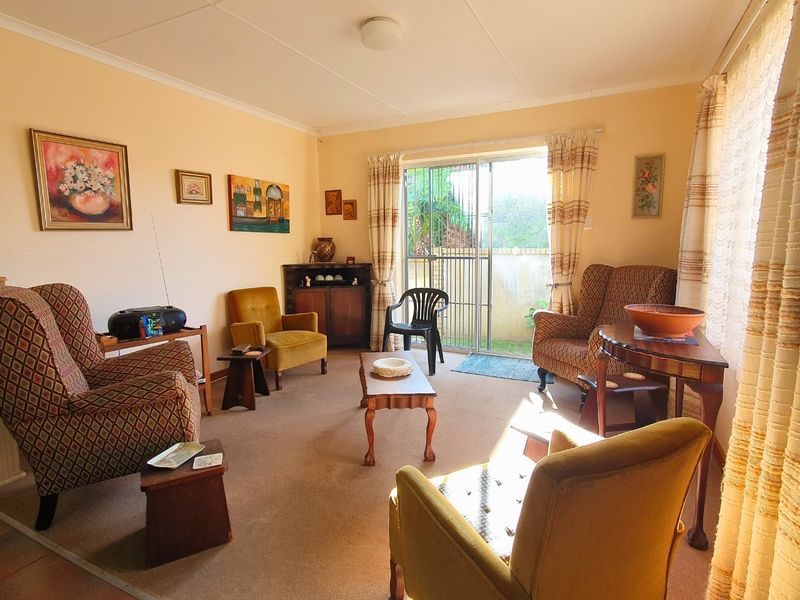 Fabulous Townhouse in Secure Complex in Heiderand. - Photo 5