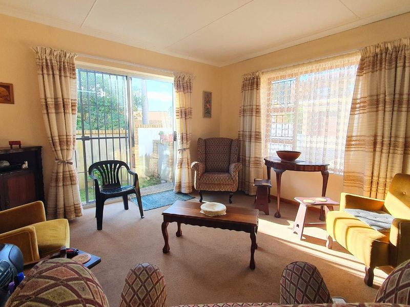 Fabulous Townhouse in Secure Complex in Heiderand. - Photo 4