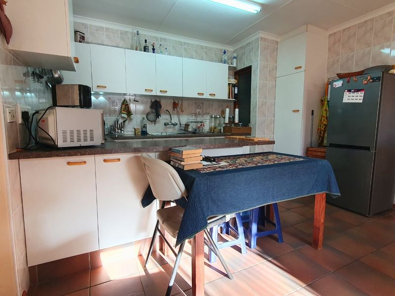 Fabulous Townhouse in Secure Complex in Heiderand. - Photo 6