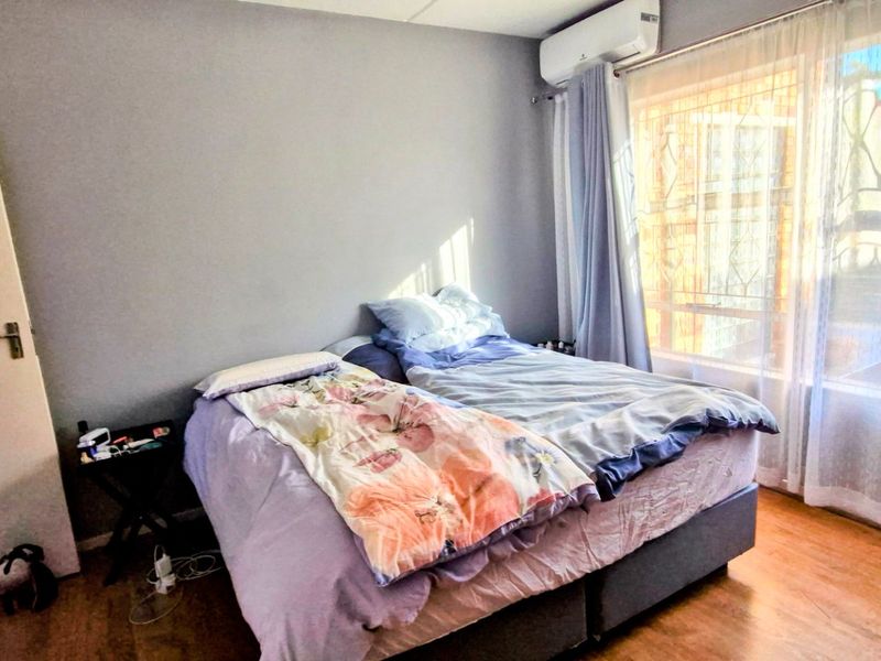 Gorgeous Modern Contemporary ,,,,,,,,,, 2 Bedrooms ,,1 Bathrooms,, Stunning  Open Plan Kitchen Downstairs Townhouse. - Photo 7