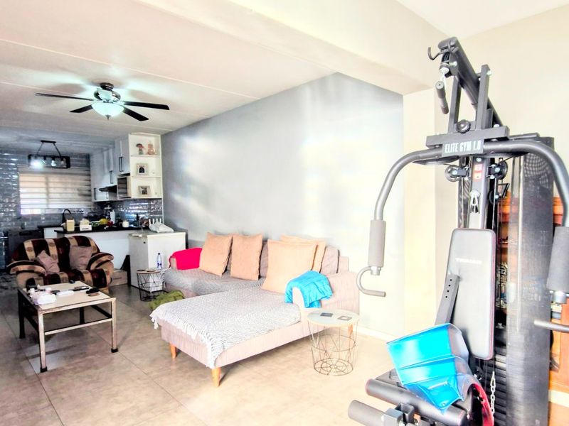 Gorgeous Modern Contemporary ,,,,,,,,,, 2 Bedrooms ,,1 Bathrooms,, Stunning  Open Plan Kitchen Downstairs Townhouse. - Photo 5