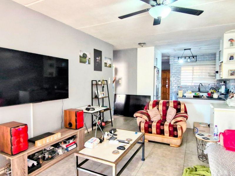 Gorgeous Modern Contemporary ,,,,,,,,,, 2 Bedrooms ,,1 Bathrooms,, Stunning  Open Plan Kitchen Downstairs Townhouse. - Photo 2