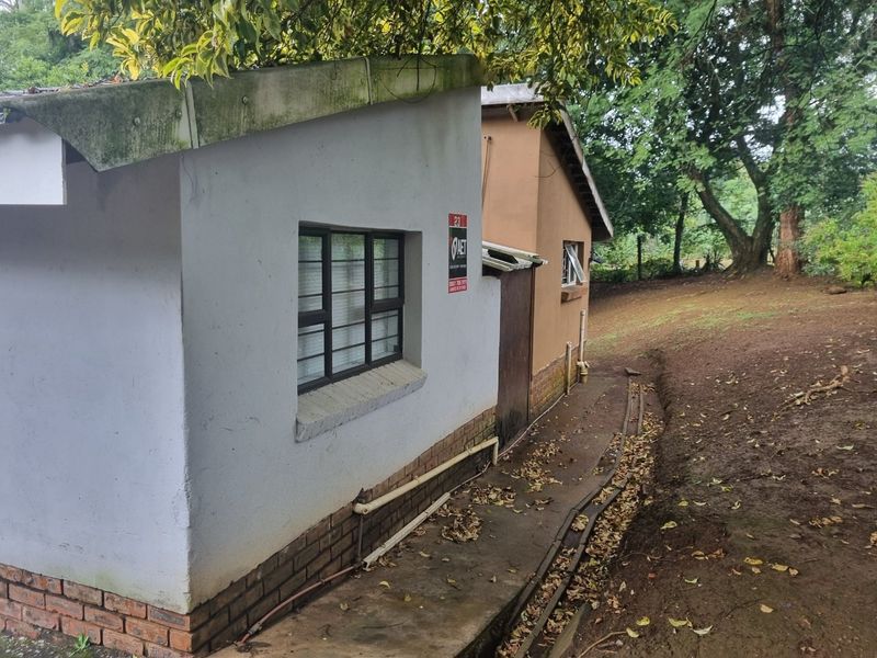 Family Home with Loads of Potential and Bonus Flatlet! - Photo 2