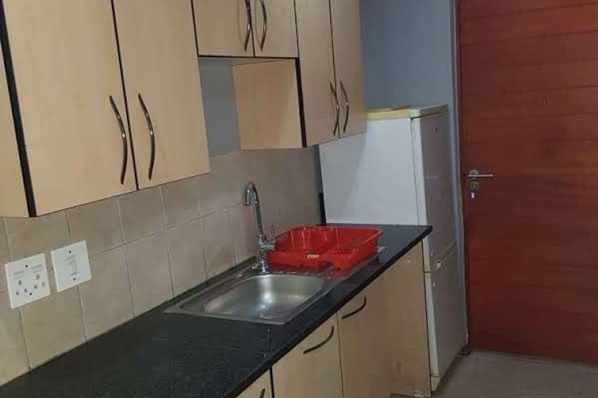 ONE BEDROOM AND ONE BATHROOM  - Photo 4