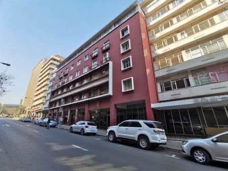 ONE BEDROOM AND ONE BATHROOM  - Photo 2