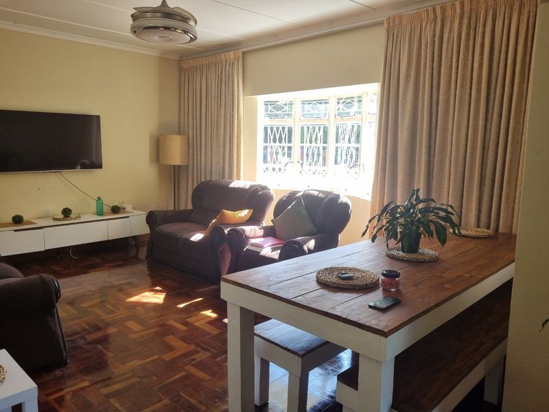 Charming 3-Bedroom Corner Family Home with Flatlet for Sale - Photo 8