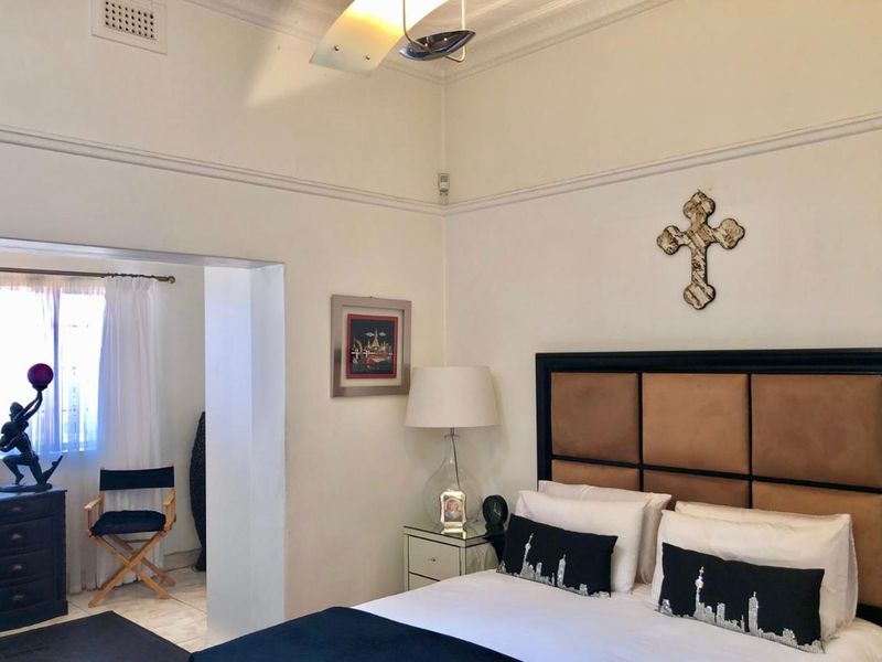 Elegant Double-Story Family Home in Garden Oasis - Photo 10