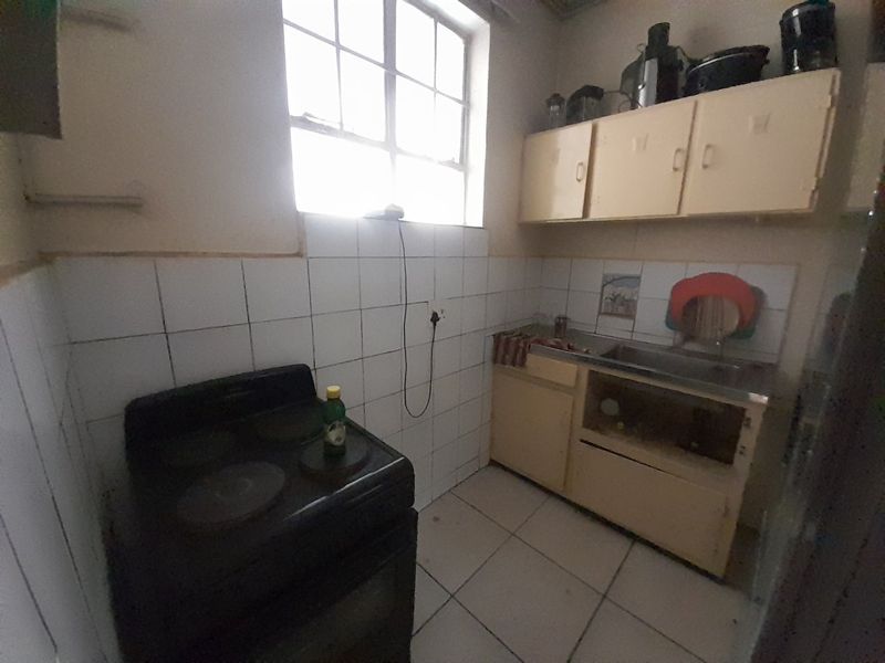 BACHELOR FOR SALE IN PRETORIA CENTRAL - Photo 4