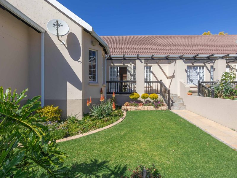 Stylish. Serene. Secure. - Photo 2