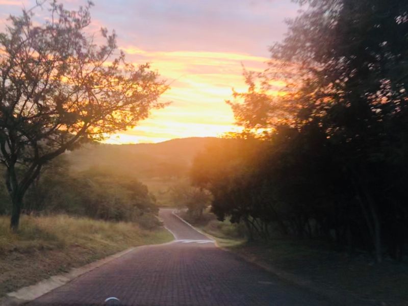 Beautiful Views, Peaceful, Safe and Secure - Photo 3