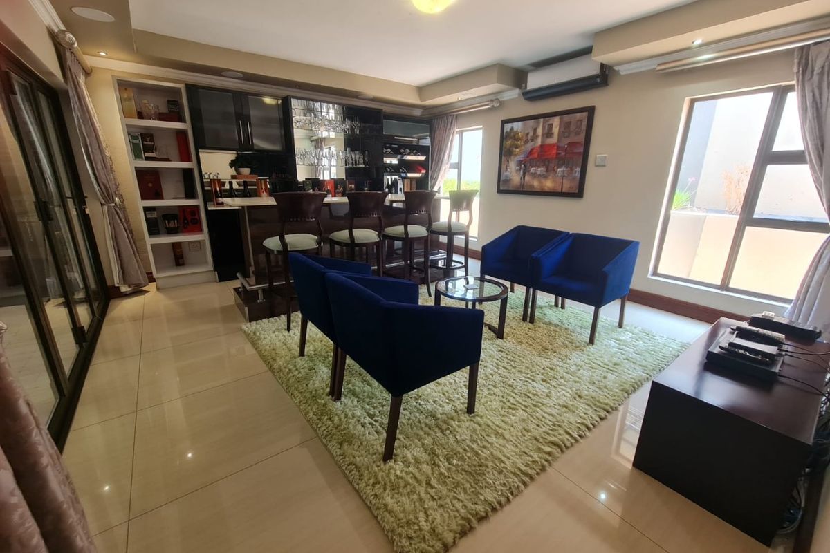 Luxury Family Home On Sought After Lifestyle Estate  - Photo 5