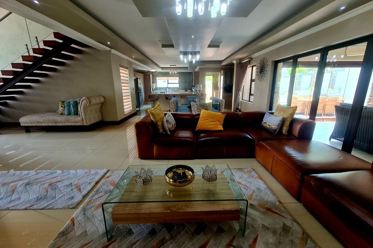 Luxury Family Home On Sought After Lifestyle Estate  - Photo 4