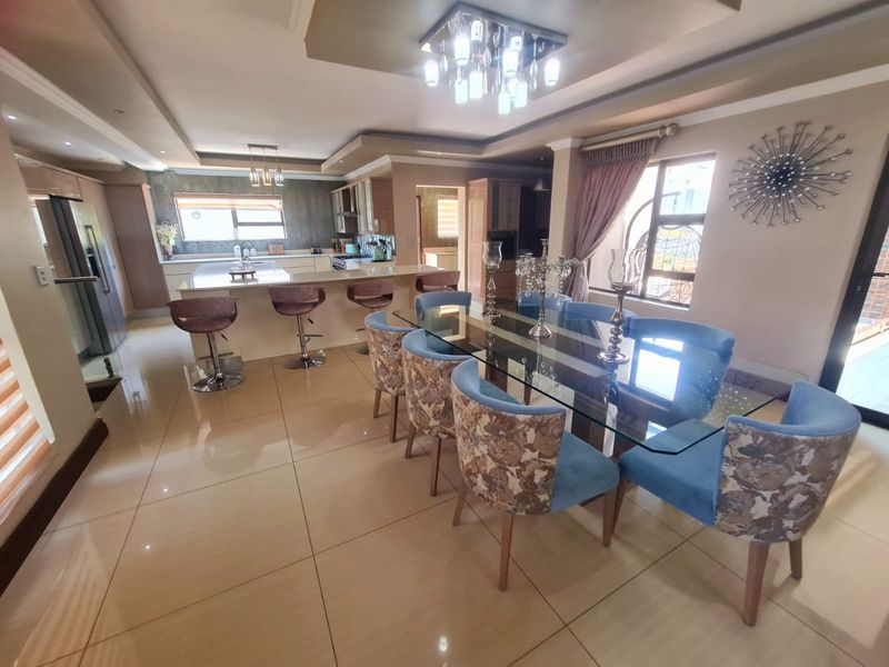 Luxury Family Home On Sought After Lifestyle Estate  - Photo 10